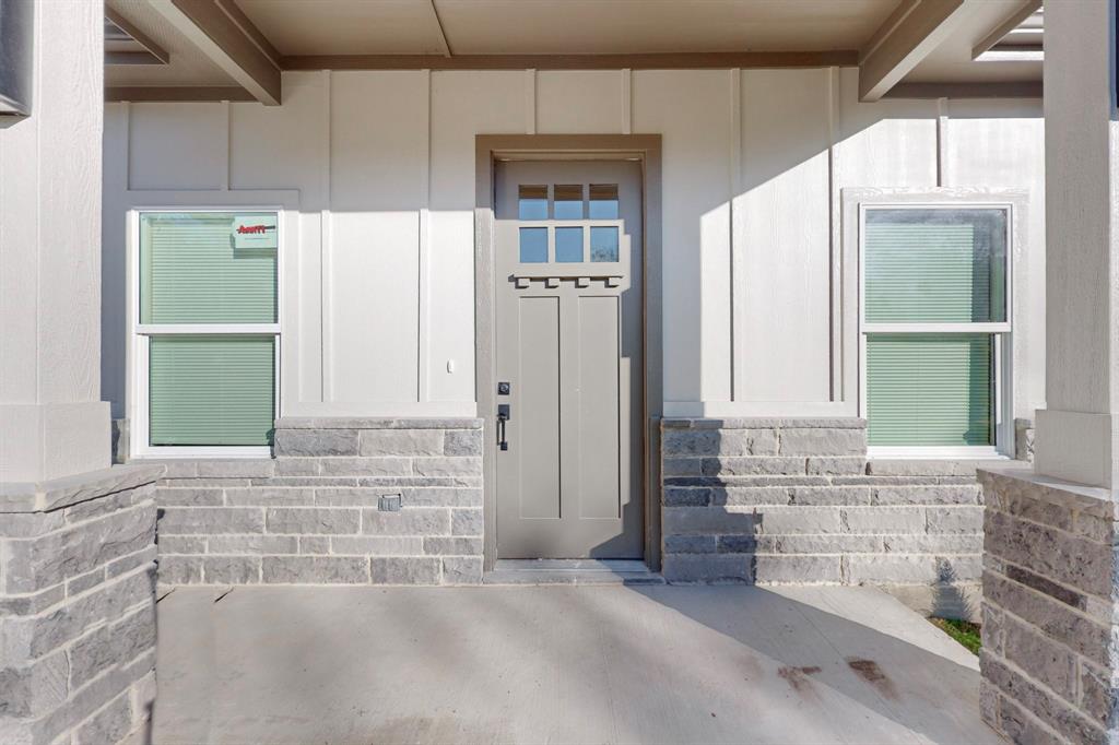 400 N Kenny Drive