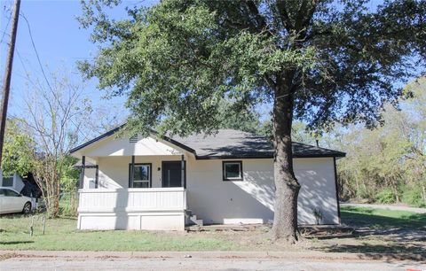 A home in Kaufman