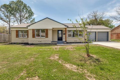 Photo of 1542 W 5th Street, Irving, TX 75060 (MLS # 21215187)