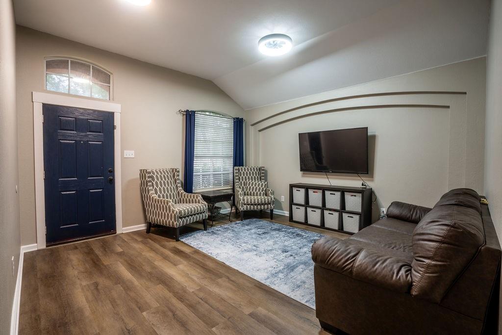 1324 Carriage Lane