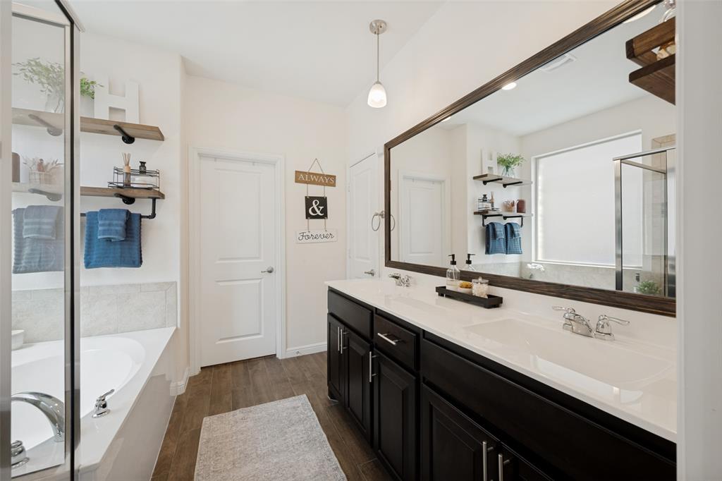 Trails of Elizabeth Crk - Residential
