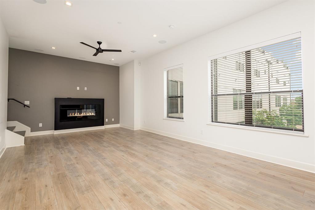 Park Plaza Twnhms - Residential Lease