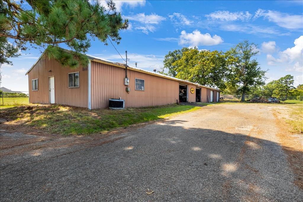 11041 US Highway 69 N