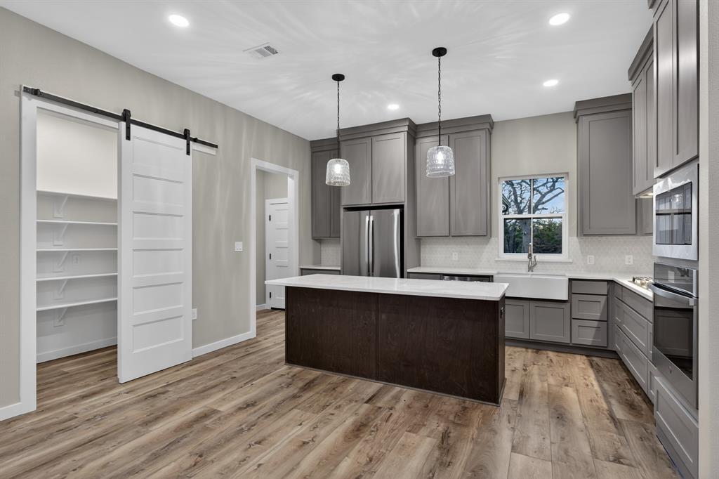 Melo Acres - Residential