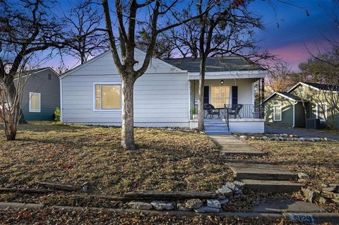 2129 Cardinal Lane Fort Worth TX 76111