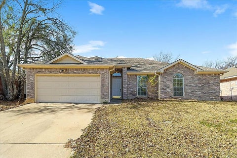 Photo of 334 River Oaks Lane, Canton, TX 75103 (MLS # 21402783)