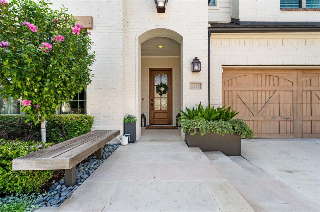 8226 Vitex Avenue