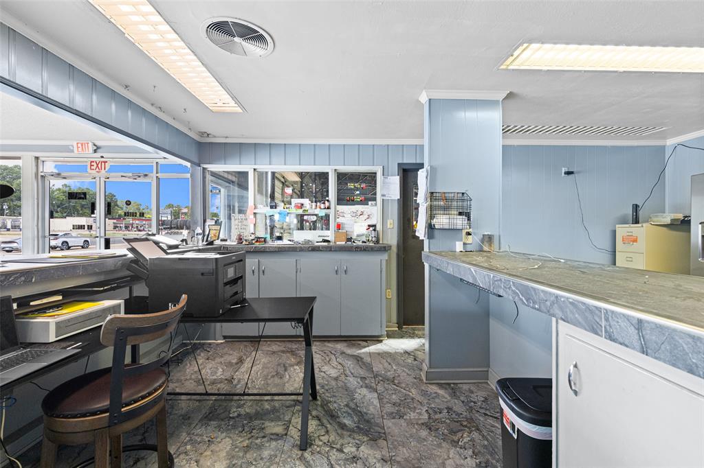 BENNET SUR - Commercial Sale