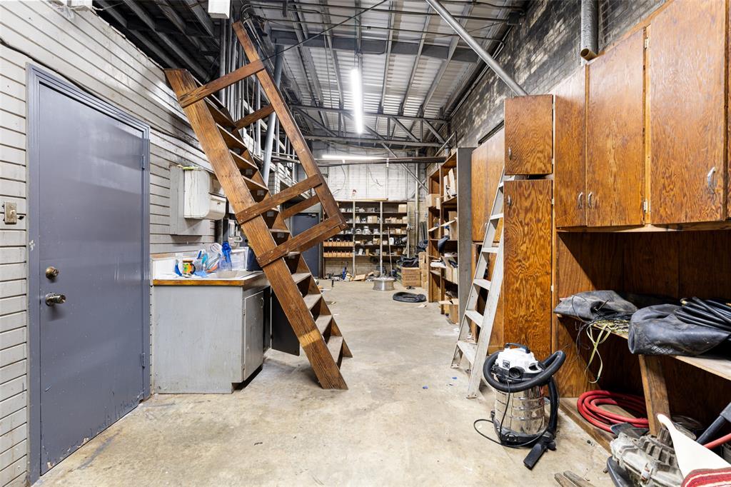 BENNET SUR - Commercial Sale