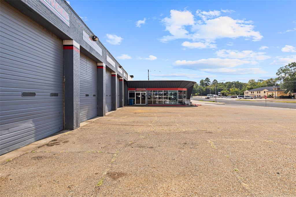 BENNET SUR - Commercial Sale