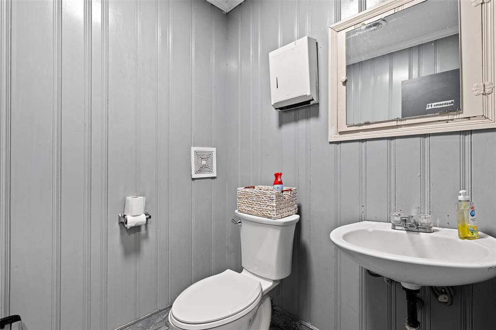 BENNET SUR - Commercial Sale