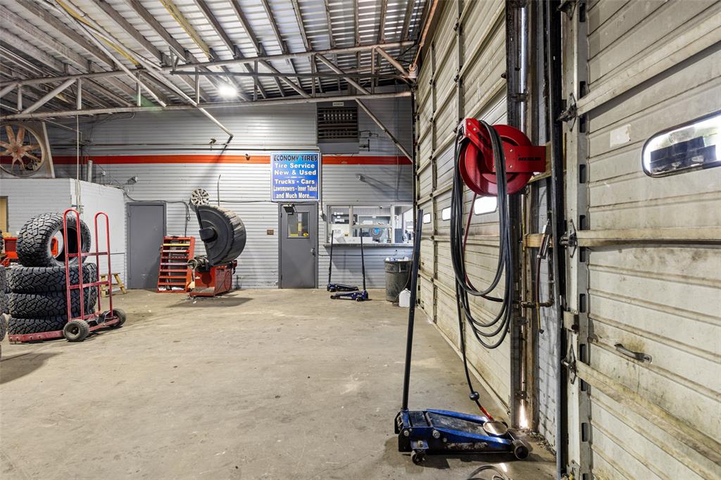 BENNET SUR - Commercial Sale