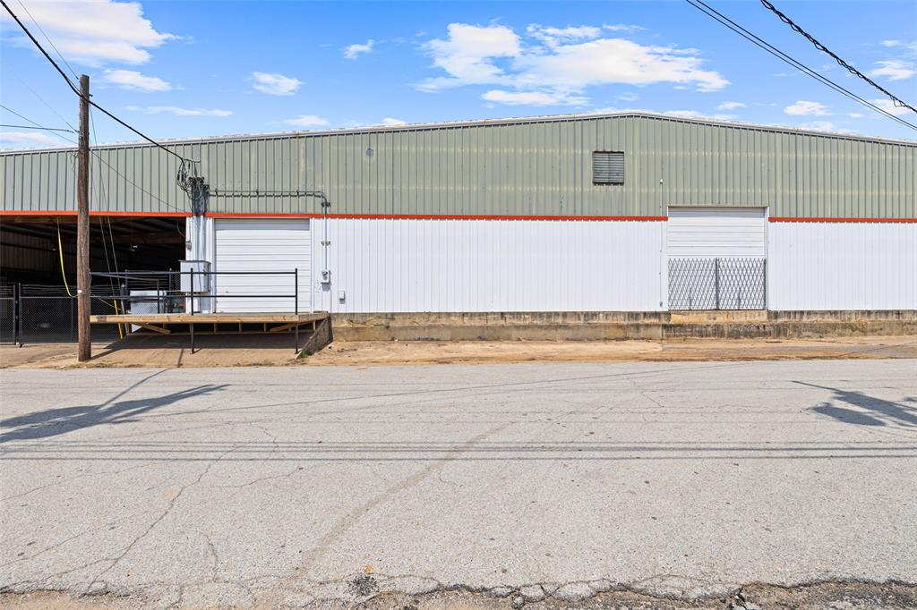 BENNET SUR - Commercial Sale