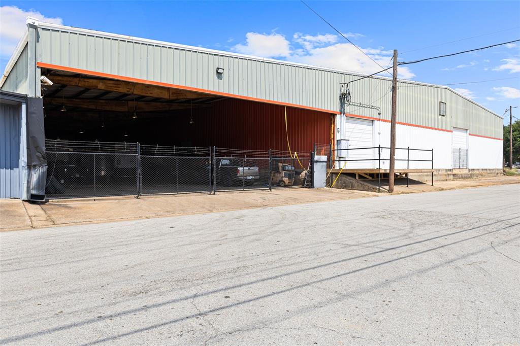 BENNET SUR - Commercial Sale