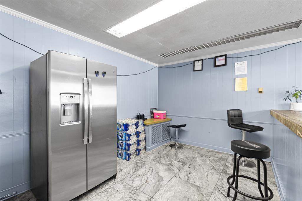 BENNET SUR - Commercial Sale