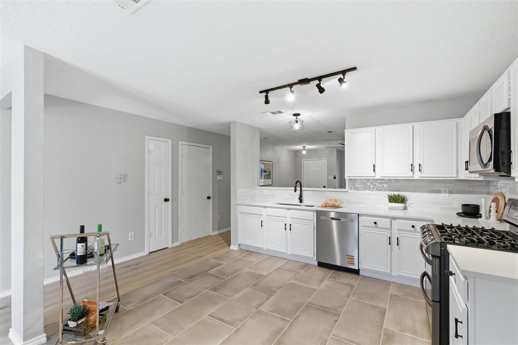 1379 Honeysuckle Lane