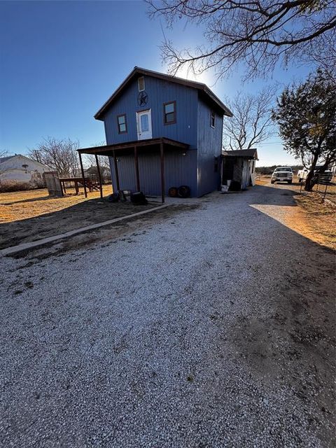 1405 N 3rd Street Bangs TX 76823