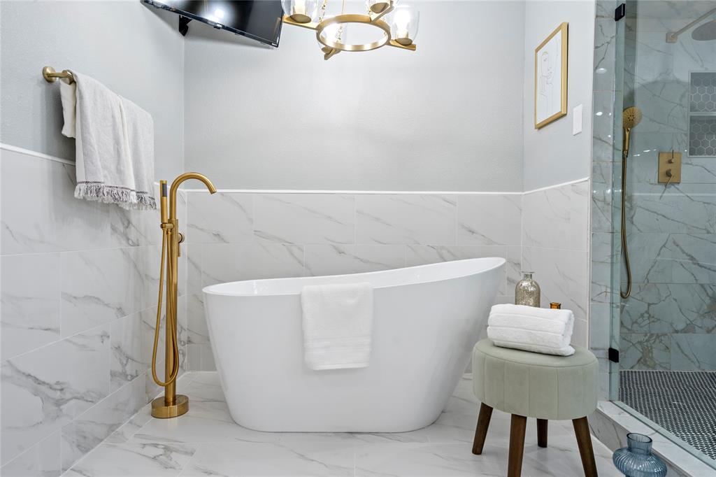 2342 King Richard Drive