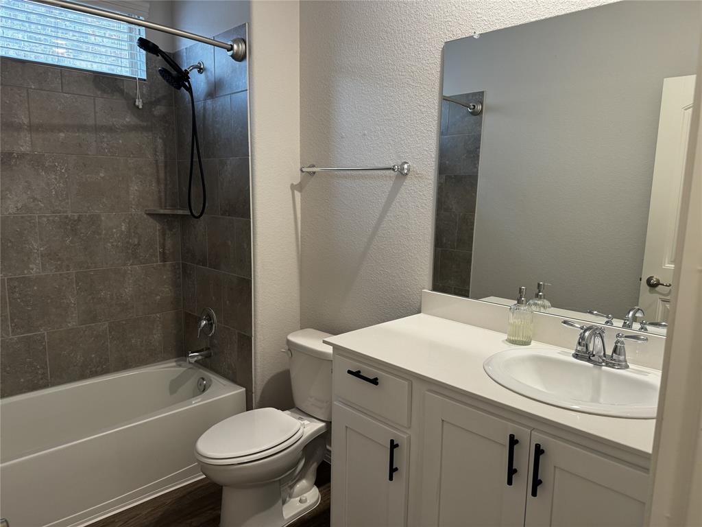 Valencia On The Lake - Residential Lease