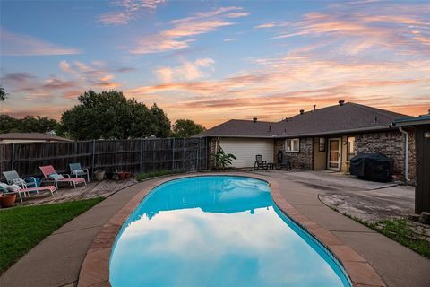 1845 Tiburon Bend Lewisville TX 75067