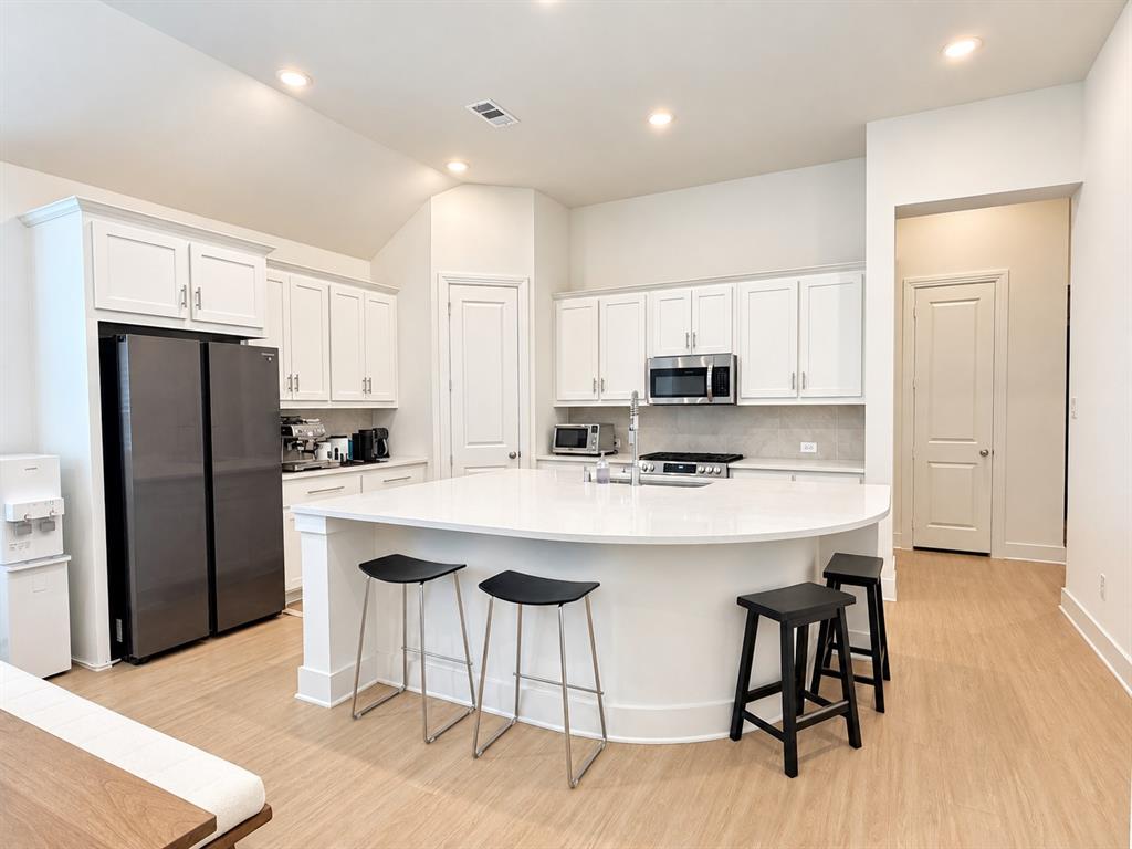 1613 Sandhill Lane
