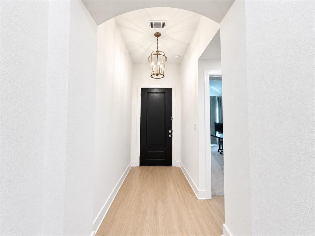 1613 Sandhill Lane