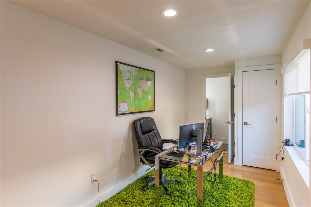 Moser Up Henderson Condos - Residential