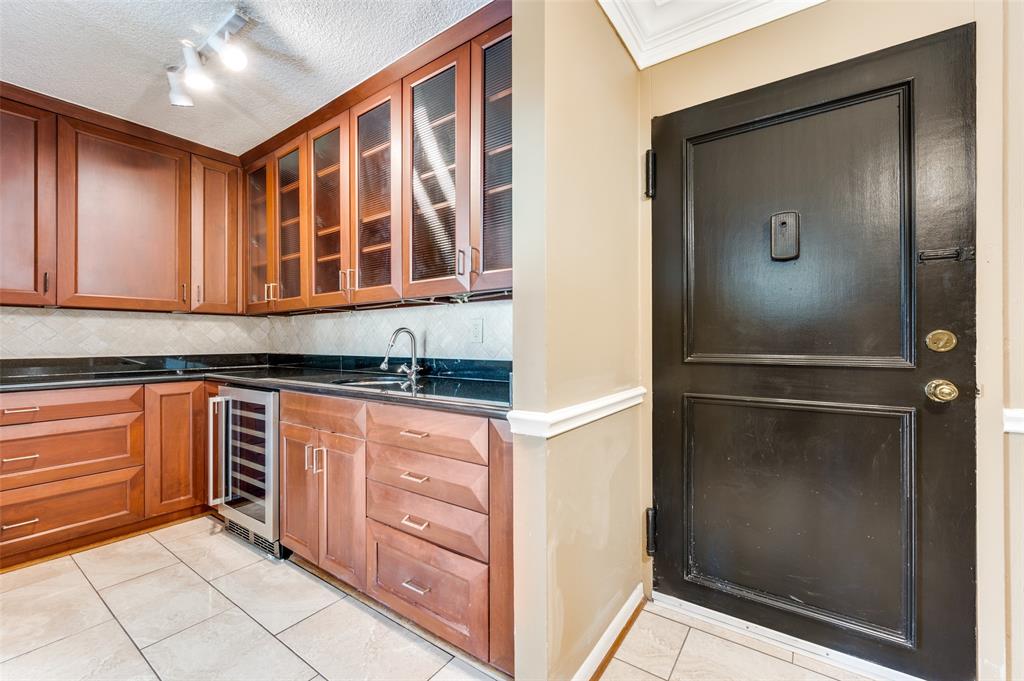 Twenty-One Turtle Creek Condos - Residential Lease