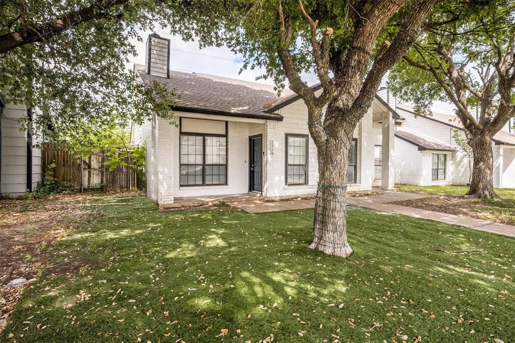 Photo of 2328 Sherry Street, Arlington, TX 76014 (MLS # 21252591)