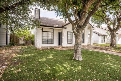 Photo of 2328 Sherry Street, Arlington, TX 76014 (MLS # 21252591)
