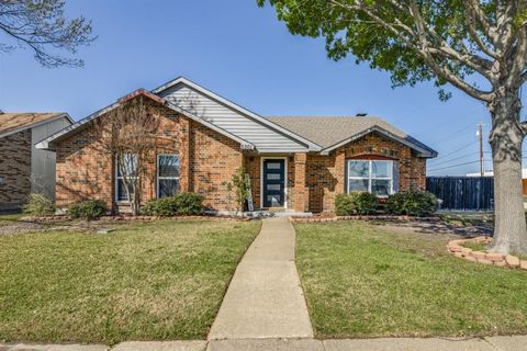Photo of 5301 Oceanport Drive, Garland, TX 75043 (MLS # 21211336)