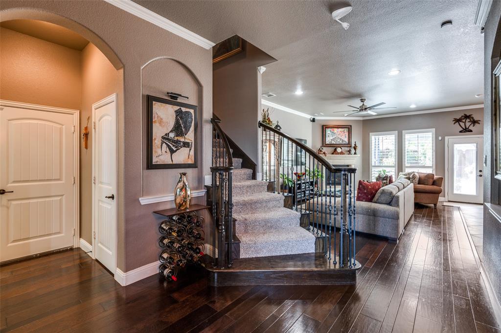 981 Rustic Lane