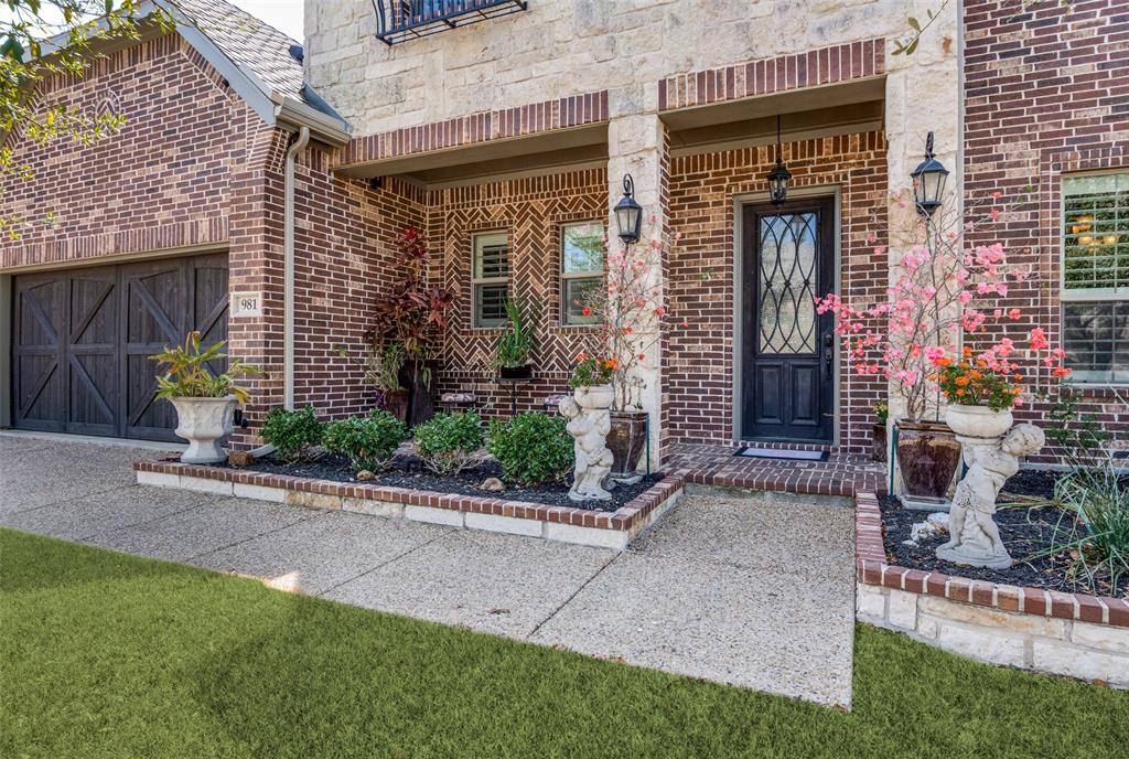 981 Rustic Lane