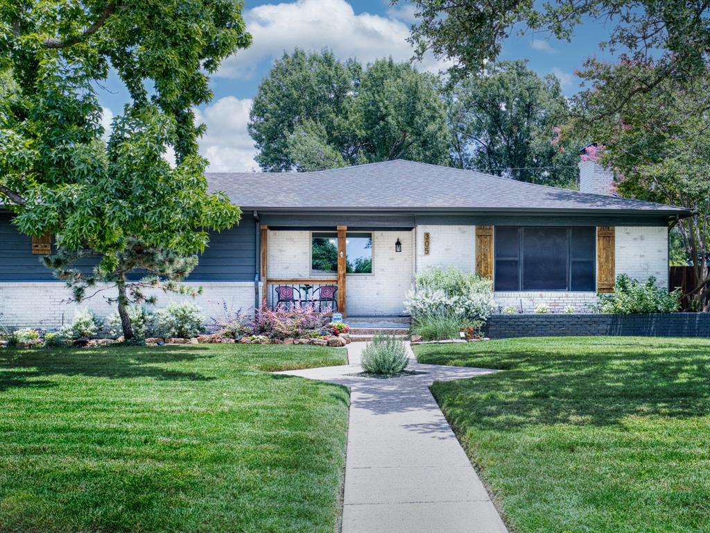 305 Martha Manor
