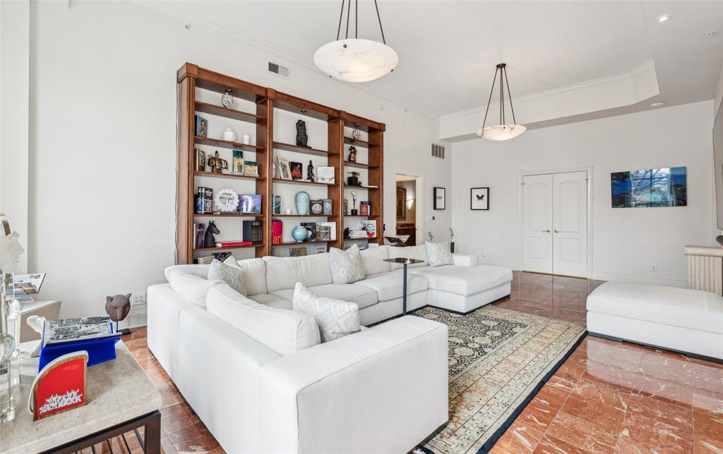 3401 Lee Parkway 3A