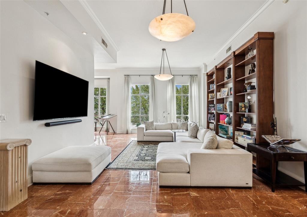 3401 Lee Parkway 3A