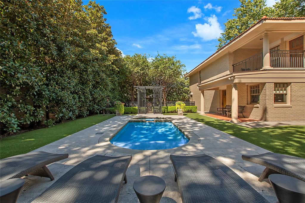 Munger Place - Residential