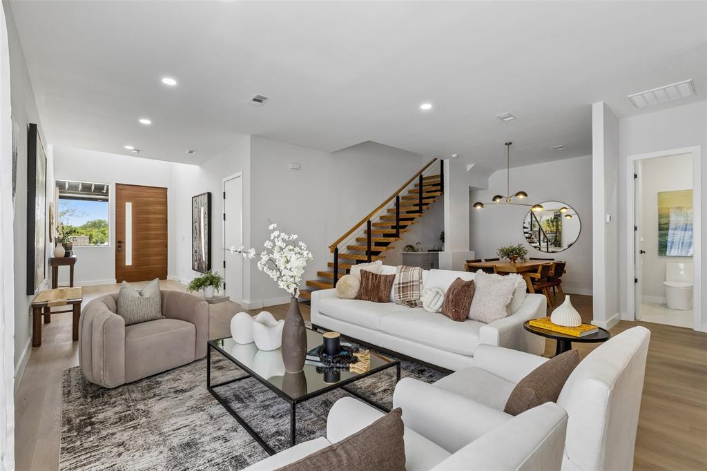812 Premier Parkway