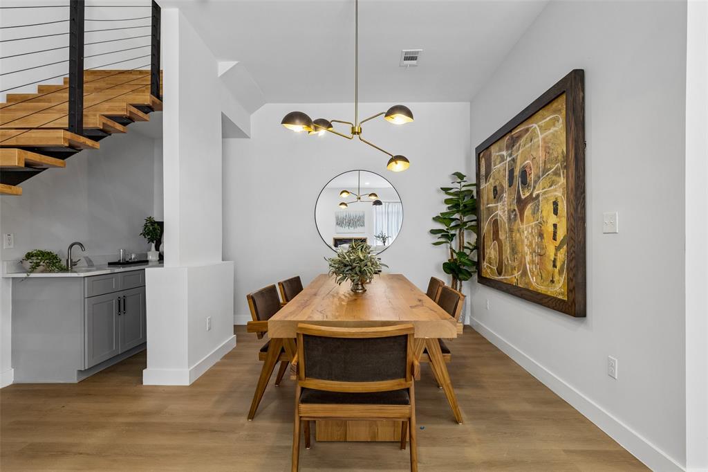 812 Premier Parkway