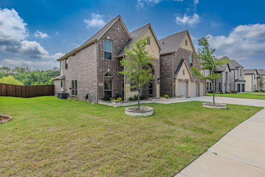 929 Gold Finch Lane