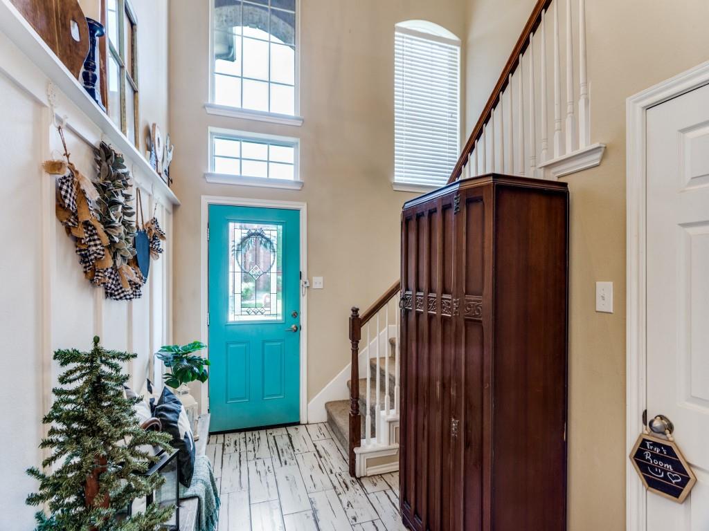 6811 Shore Breeze Court