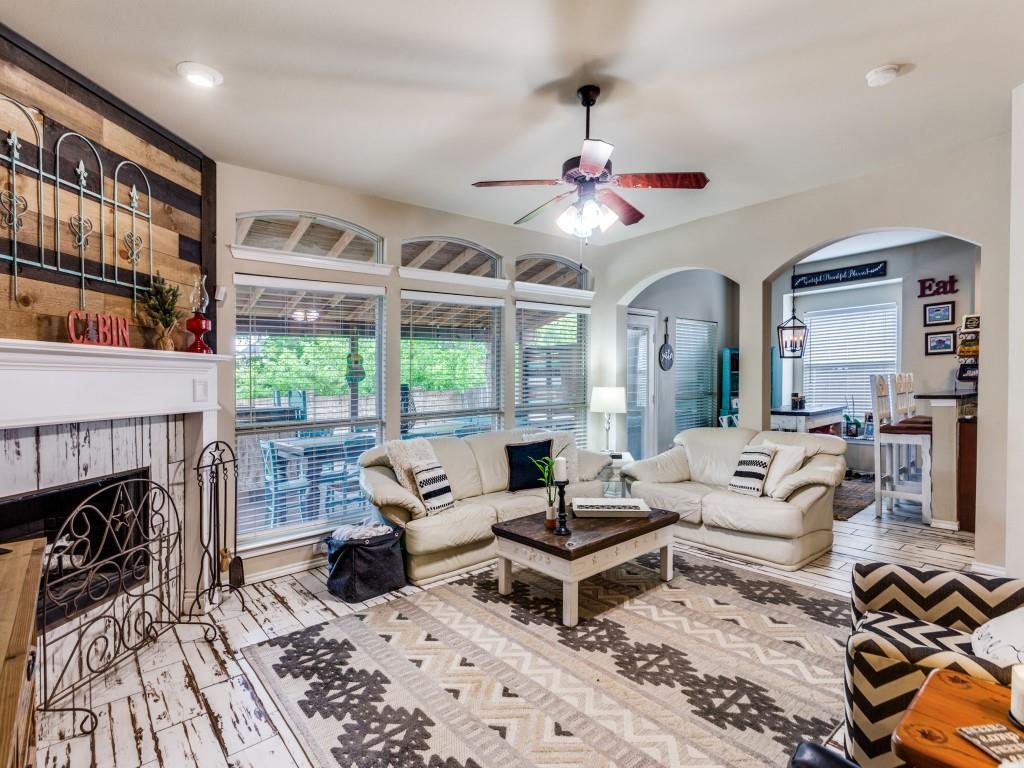 6811 Shore Breeze Court