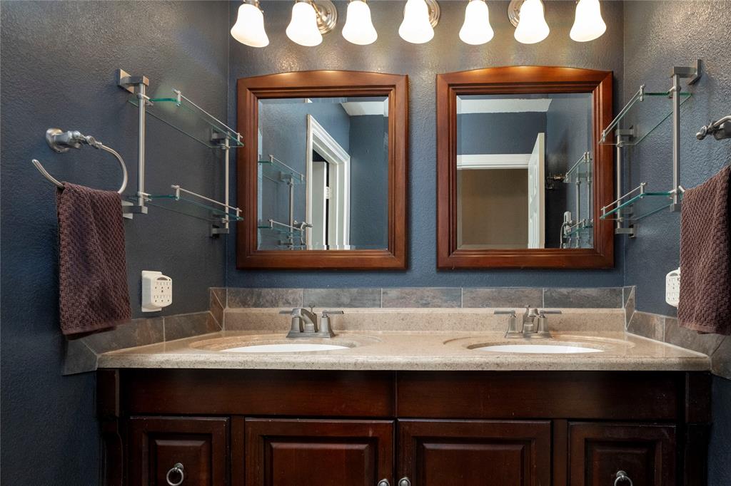 Idlewood Oaks Hidden Lakes - Residential