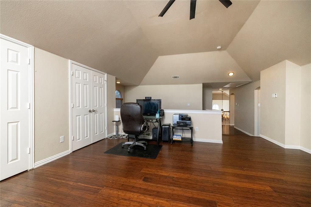 Idlewood Oaks Hidden Lakes - Residential