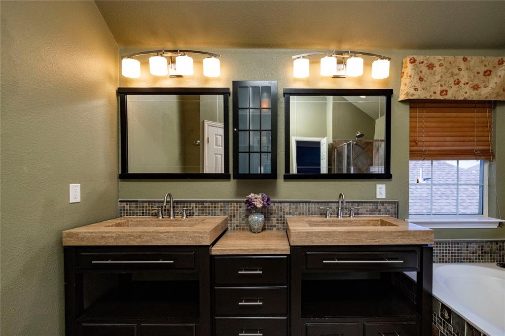 Idlewood Oaks Hidden Lakes - Residential