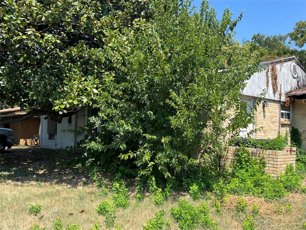 4709 Trail Lake Drive