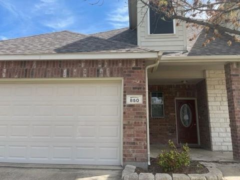 Photo of 850 Warbler Ln, Aubrey, TX 76227 (MLS # 21229327)