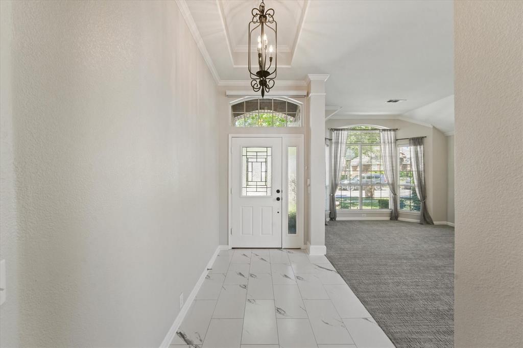 6909 Crenshaw Lane