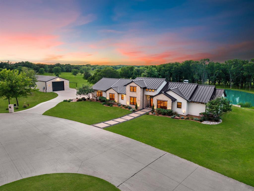 2100 Lake Crest Lane