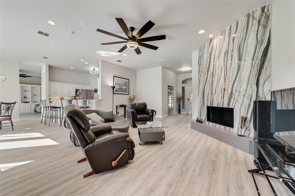 1233 Fox Hunt Trail